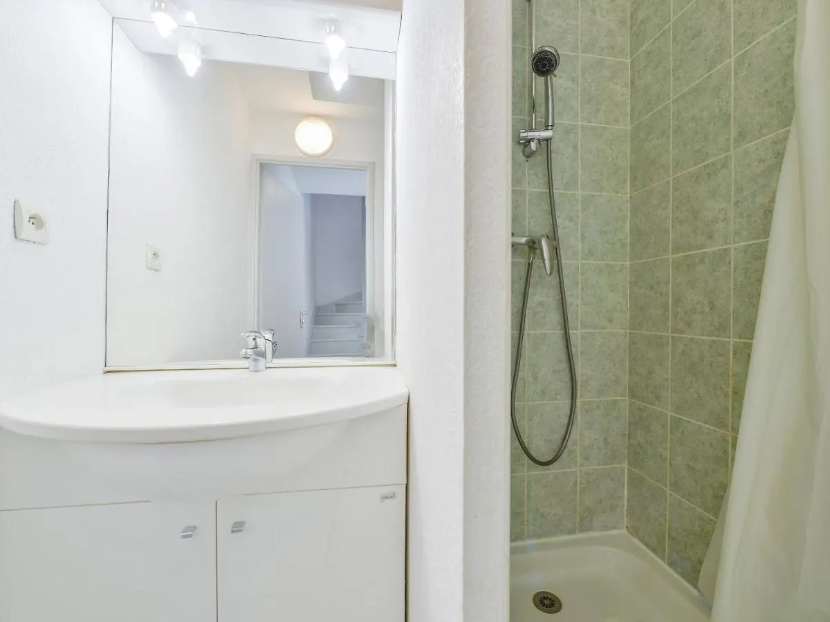 Residence Sun Hols Les Rives Du Lac Saint-Saturnin-les-Avignon France